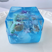 Load image into Gallery viewer, Glitter Stress Relief Ice Cube Squishy Toy